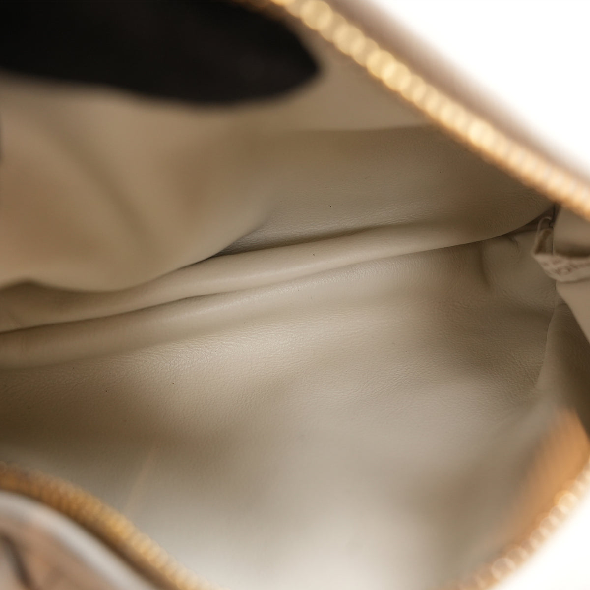 Bottega Veneta Jodie Mini Borsa a Mano in Pelle di Agnello Bianca Intrecciato con Nodo