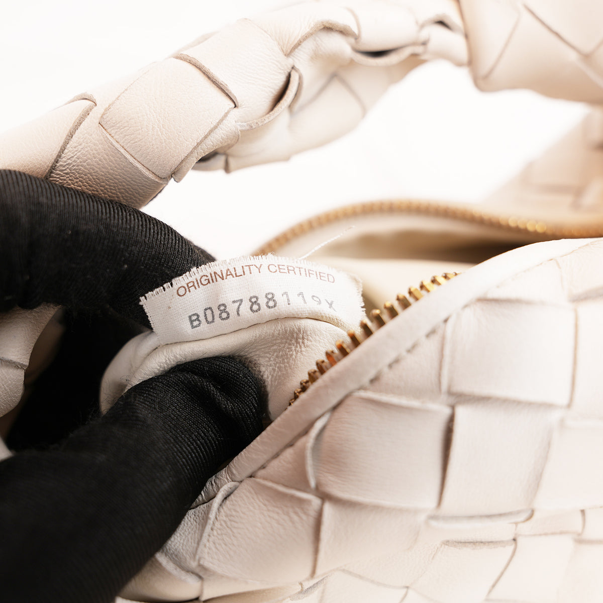 Bottega Veneta Jodie Mini Borsa a Mano in Pelle di Agnello Bianca Intrecciato con Nodo