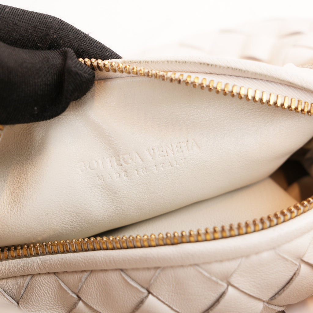 Bottega Veneta Jodie Mini Borsa a Mano in Pelle di Agnello Bianca Intrecciato con Nodo