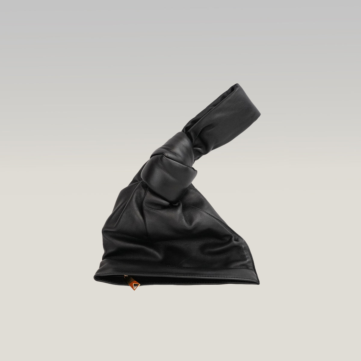 Bottega Veneta Mini Twist Nera in Pelle con Dettagli Dorati