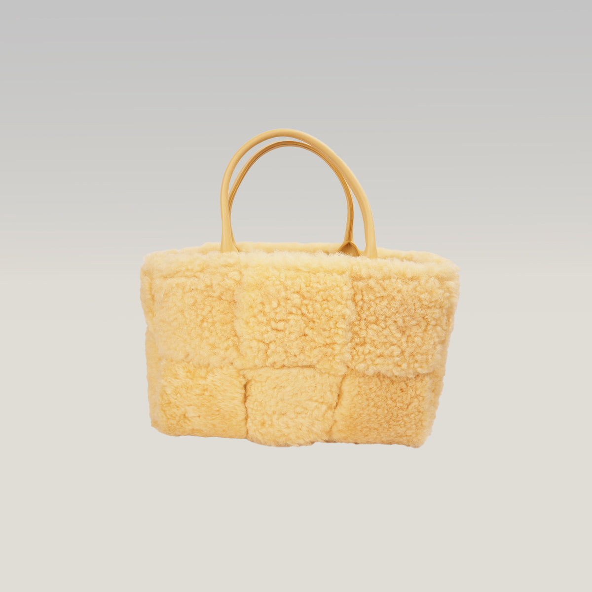 Bottega Veneta Arco Tote Media in Shearling Giallo Crema con Finiture in Pelle, Pochette e Dust Bag