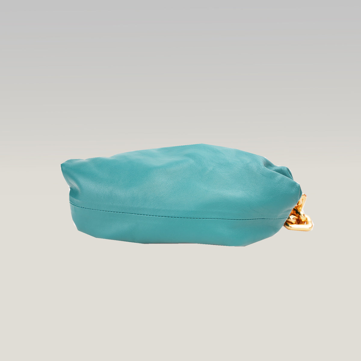 Bottega Veneta The Chain Pouch Borsa a Spalla in Pelle Turchese con Catena Oversize Dorata