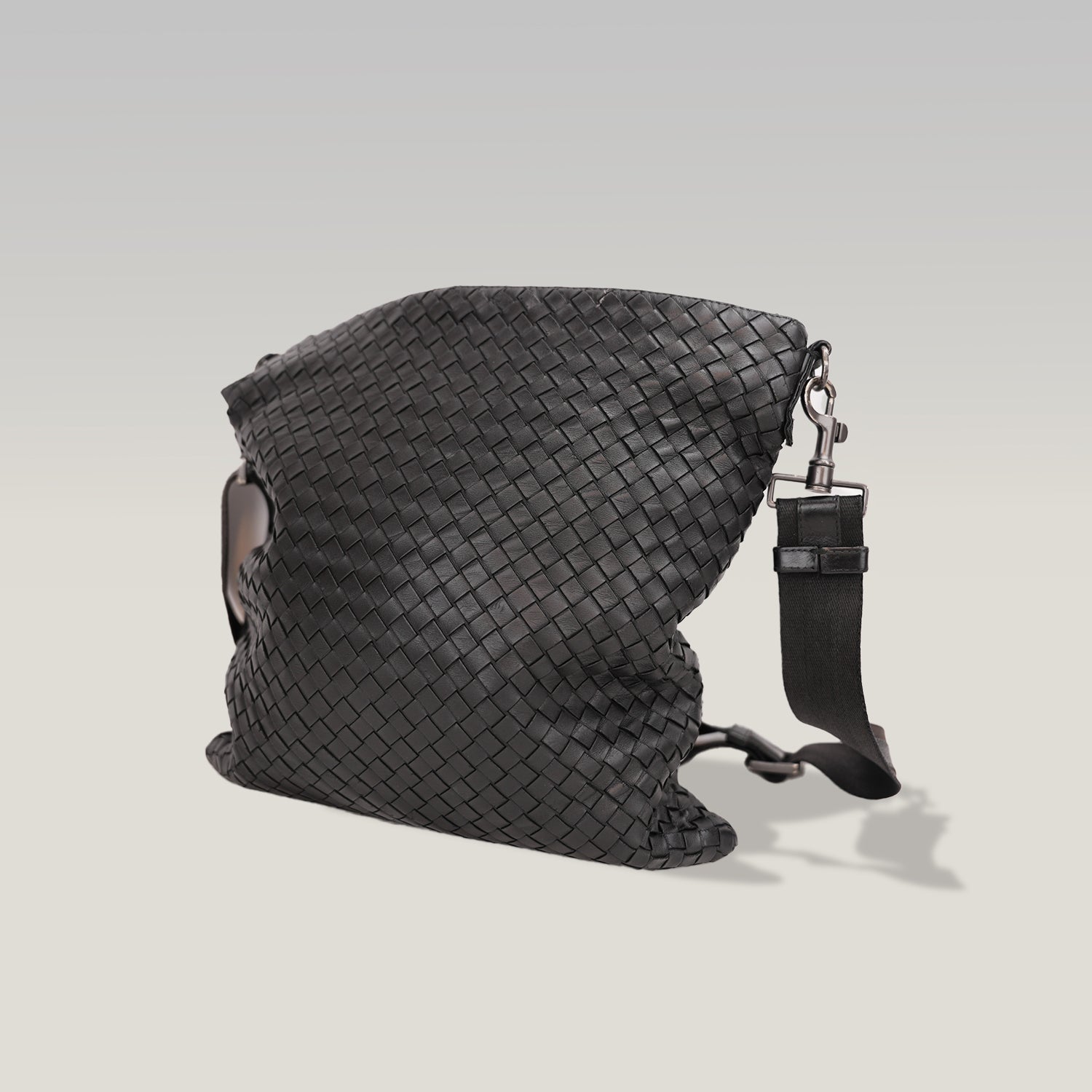 Bottega Veneta Intrecciato VN Borsa Messenger Uomo in Pelle Nappa Nera Crossbody Bag Artigianale
