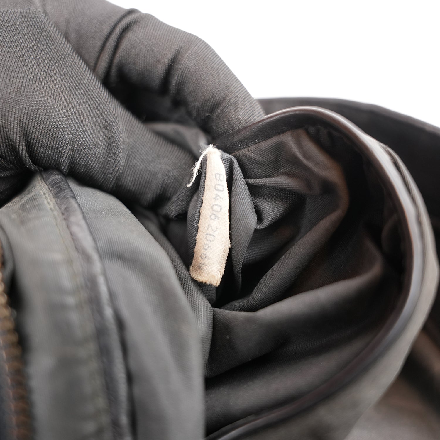 Bottega Veneta Intrecciato VN Borsa Messenger Uomo in Pelle Nappa Nera Crossbody Bag Artigianale