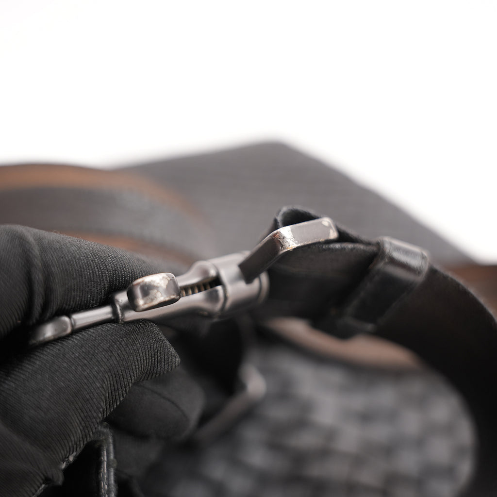 Bottega Veneta Intrecciato VN Borsa Messenger Uomo in Pelle Nappa Nera Crossbody Bag Artigianale