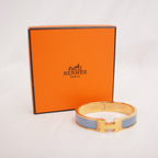 Hermès Clic H PM Bracciale Rigido in Metallo Dorato con Smalto Blu