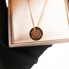 BVLGARI B.zero1 Collana in Oro Rosa, Ceramica Bianca e Diamanti