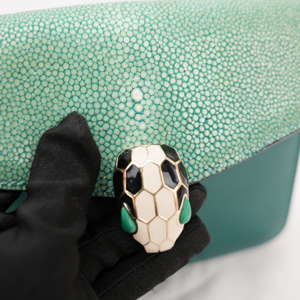 Bvlgari Serpenti Forever Small Crossbody Bag Verde in Pelle con Chiusura Snake Head