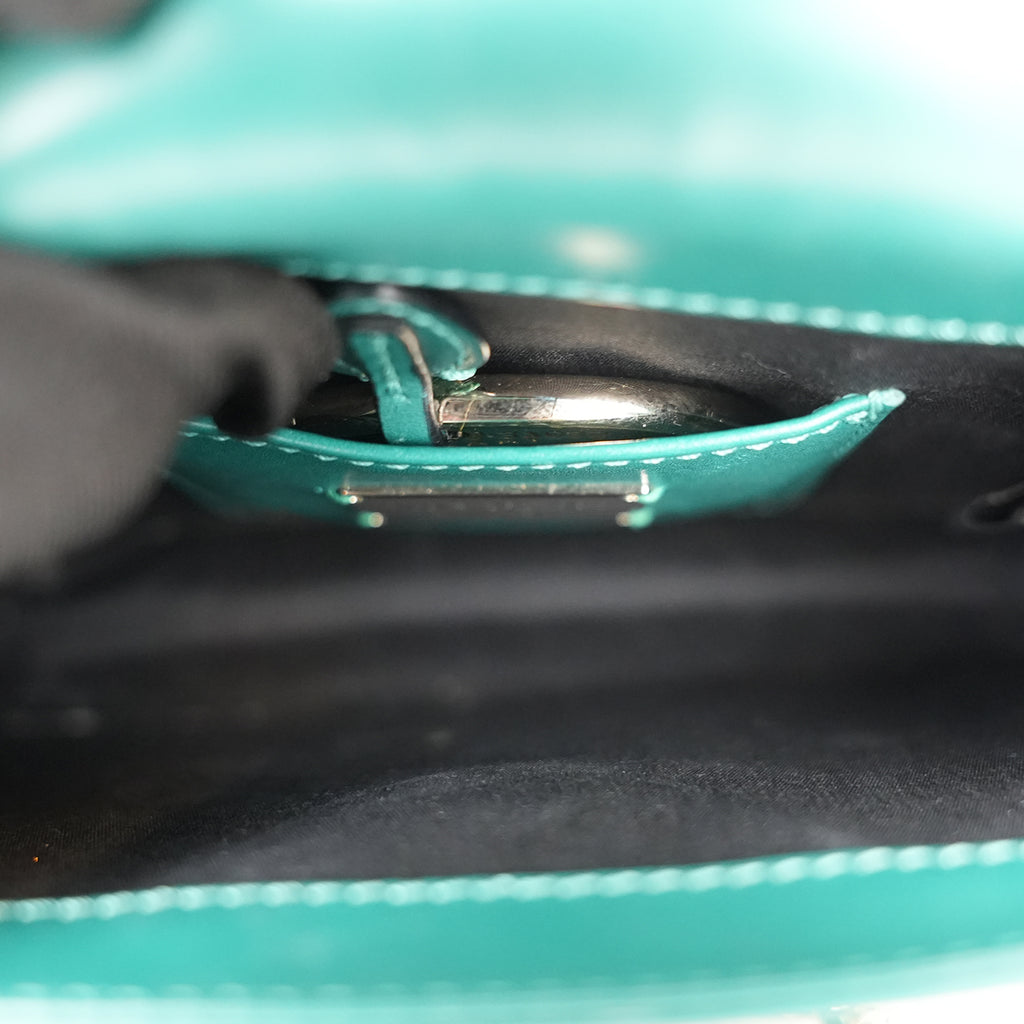 Bvlgari Serpenti Forever Small Crossbody Bag Verde in Pelle con Chiusura Snake Head