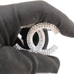 Chanel Spilla Vintage CC del 2016 in Metallo Argentato con Strass e Cristalli Bianchi