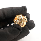 Chanel Orecchini a Clip Rotondi in Metallo Dorato con Logo CC e Strass – Bijoux Vintage