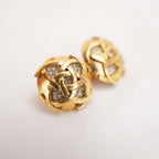 Chanel Orecchini a Clip Rotondi in Metallo Dorato con Logo CC e Strass – Bijoux Vintage