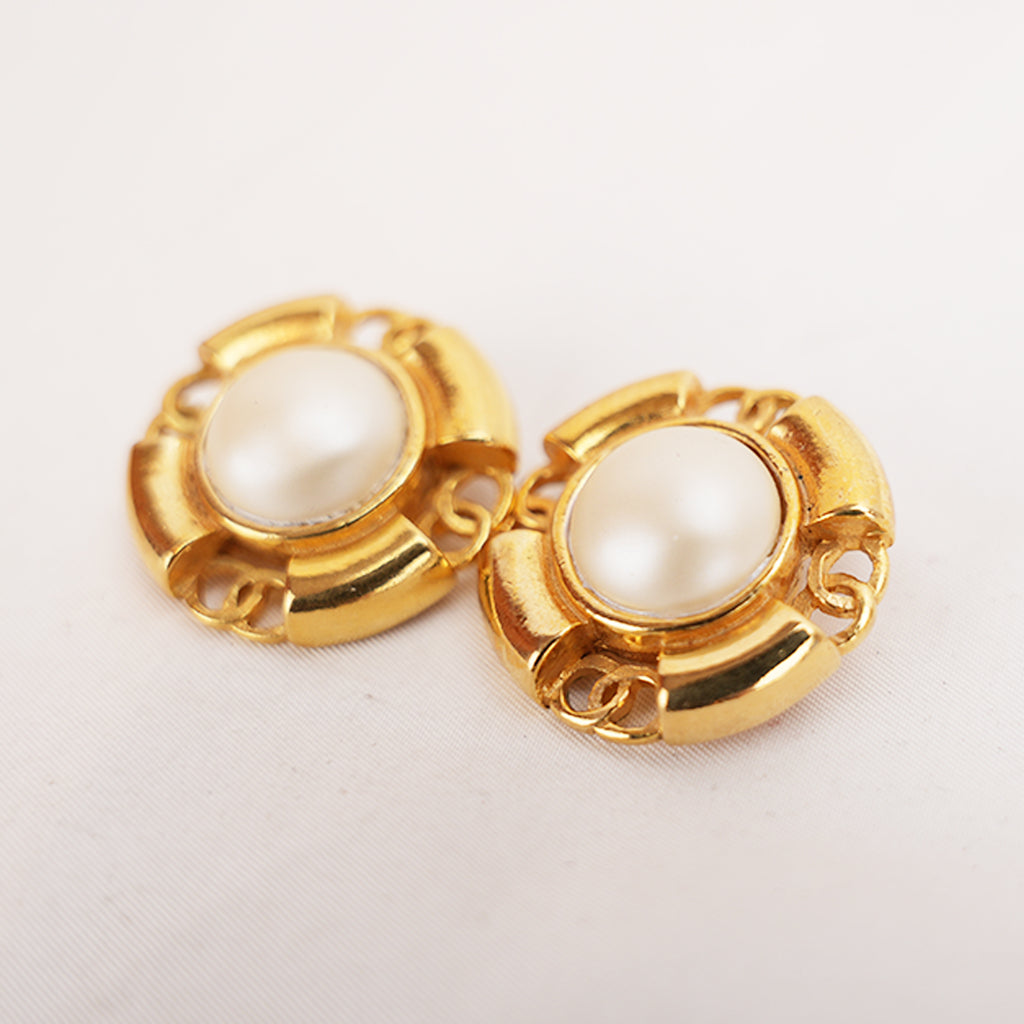 Chanel Orecchini a Clip Vintage in Metallo Dorato con Perla – Bijoux Donna