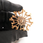 Givenchy Spilla Gioiello Dorata in Lega Metallica con Strass – Broche Vintage a Raggiera