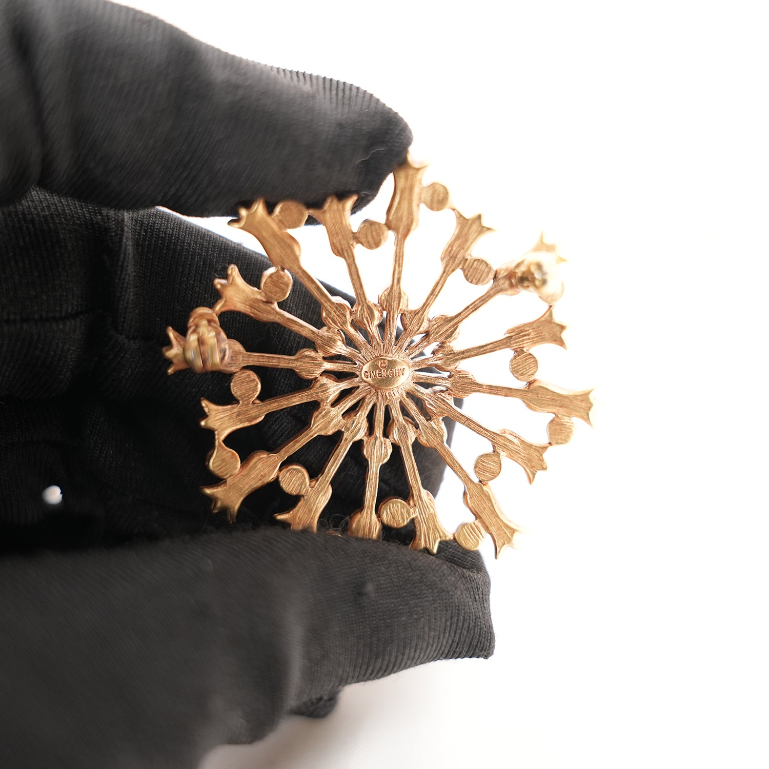 Givenchy Spilla Gioiello Dorata in Lega Metallica con Strass – Broche Vintage a Raggiera
