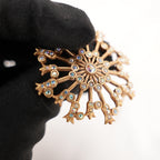 Givenchy Spilla Gioiello Dorata in Lega Metallica con Strass – Broche Vintage a Raggiera