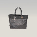 Chanel Paris Biarritz Tote Bag Grande in Pelle Nera Trapuntata con Hardware Argentato – 2013