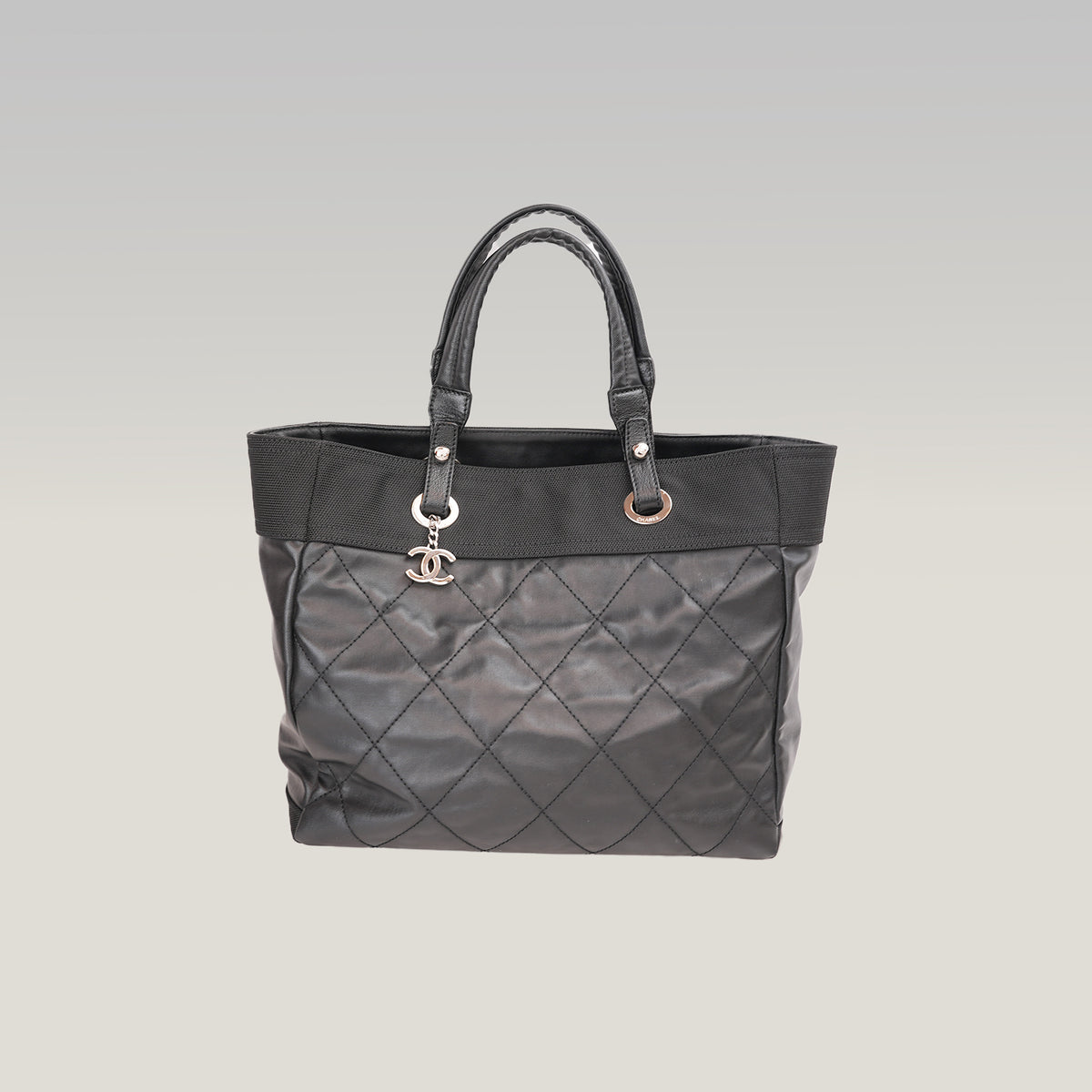 Chanel Paris Biarritz Tote Bag Grande in Pelle Nera Trapuntata con Hardware Argentato – 2013