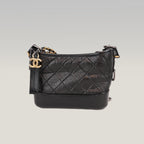Chanel Gabrielle Small Hobo Borsa a Spalla in Pelle Nera Matelassé con Catena
