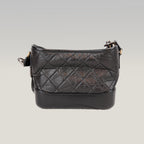 Chanel Gabrielle Small Hobo Borsa a Spalla in Pelle Nera Matelassé con Catena