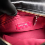 Chanel Gabrielle Small Hobo Borsa a Spalla in Pelle Nera Matelassé con Catena