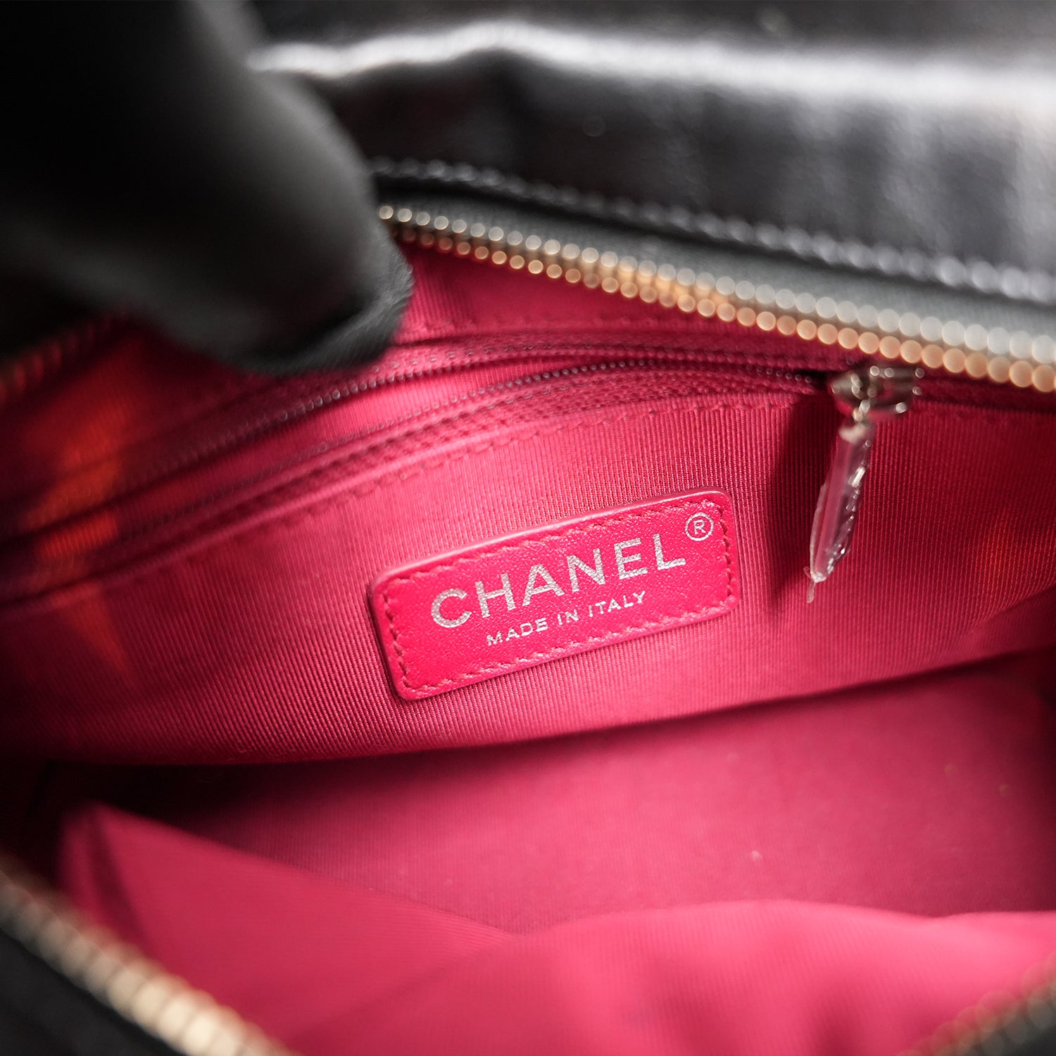 Chanel Gabrielle Small Hobo Borsa a Spalla in Pelle Nera Matelassé con Catena