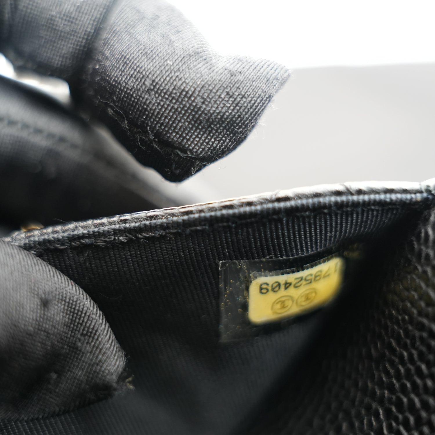 Chanel WOC Classic Nera Caviar Oro