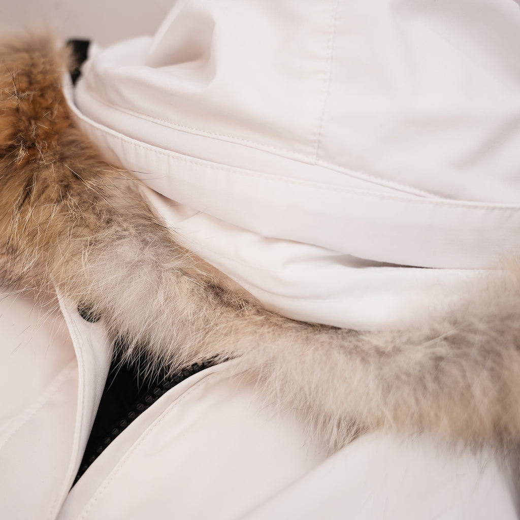 Canada Goose Victoria Parka Donna Bianco Piumino Lungo con Cappuccio e Pelliccia Giacca Invernale Antivento