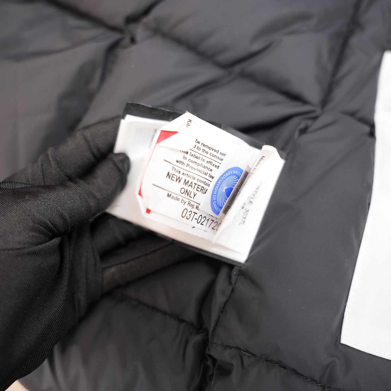Canada Goose Victoria Parka Donna Bianco Piumino Lungo con Cappuccio e Pelliccia Giacca Invernale Antivento