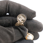 Chanel Orecchini Pendenti Lunghi Vintage 2019 in Metallo Dorato con Scritta COCO CHANEL, Cristalli e Perle