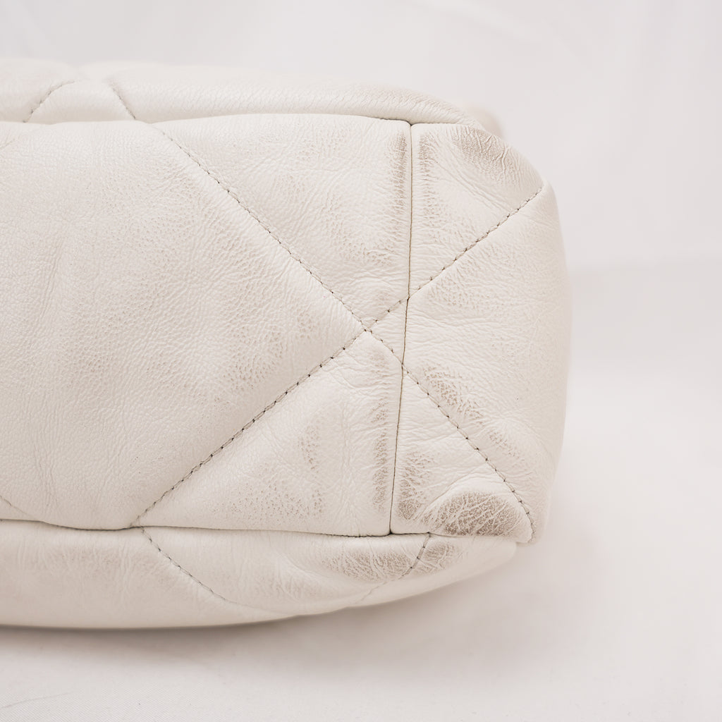 Chanel 19 Medium Flap Bag Beige in Pelle Matelassé con Catena Mista Oro e Argento