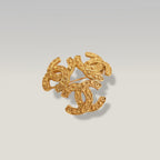 Chanel 22A Spilla Doppio CC Leone in Metallo Dorato – Broche Gioiello Vintage