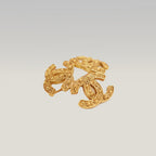 Chanel 22A Spilla Doppio CC Leone in Metallo Dorato – Broche Gioiello Vintage