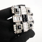 Chanel Spilla Quadrata con Cristalli Neri e Trasparenti in Metallo Argentato