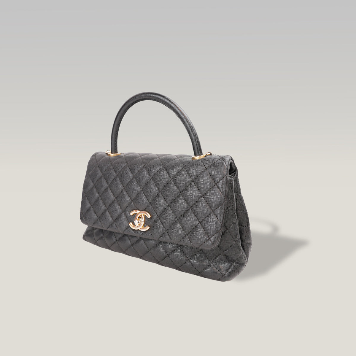 Chanel Coco Handle Borsa a Mano Media in Pelle Caviar Nera Matelassé con Hardware Dorato – Serie 25