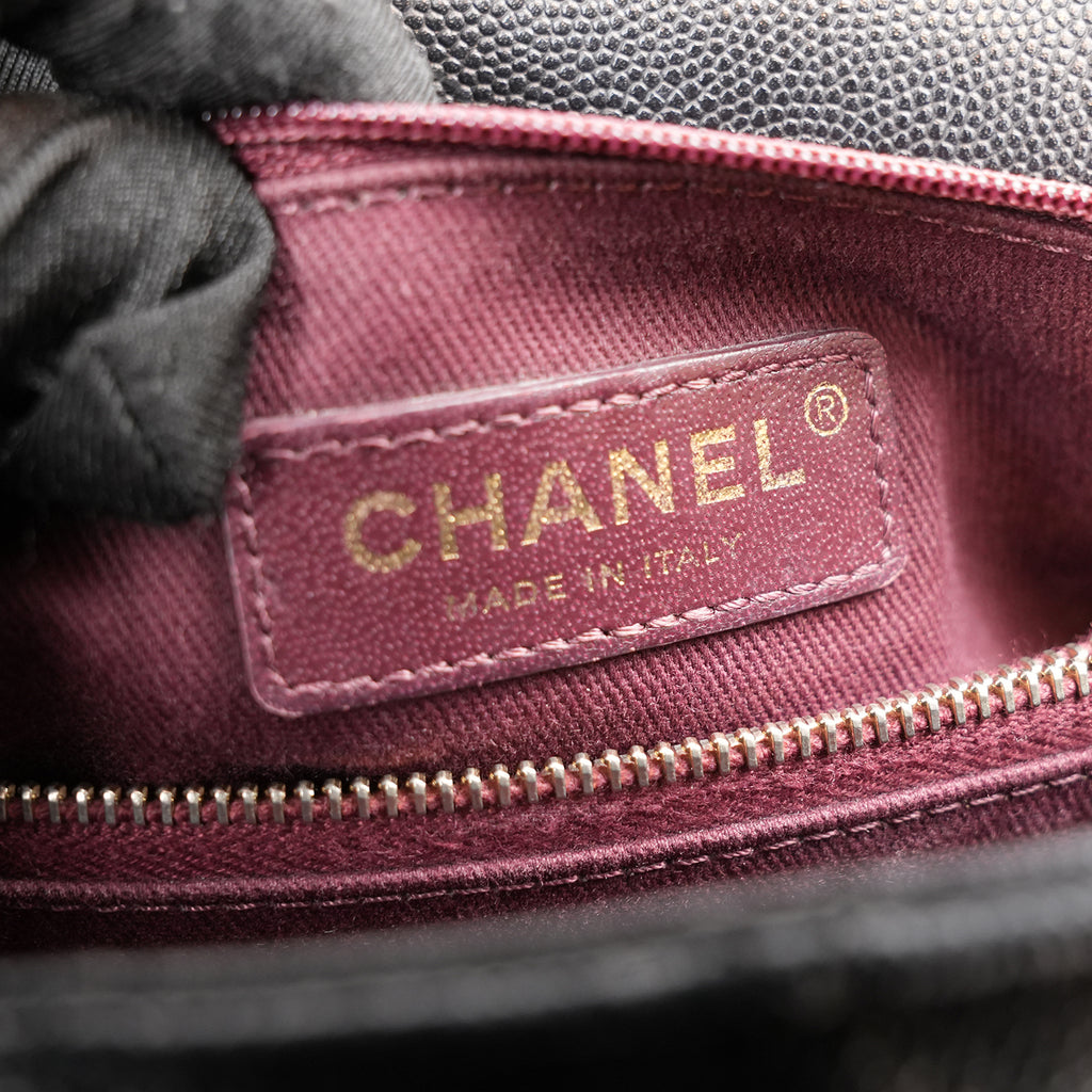 Chanel Coco Handle Borsa a Mano Media in Pelle Caviar Nera Matelassé con Hardware Dorato – Serie 25
