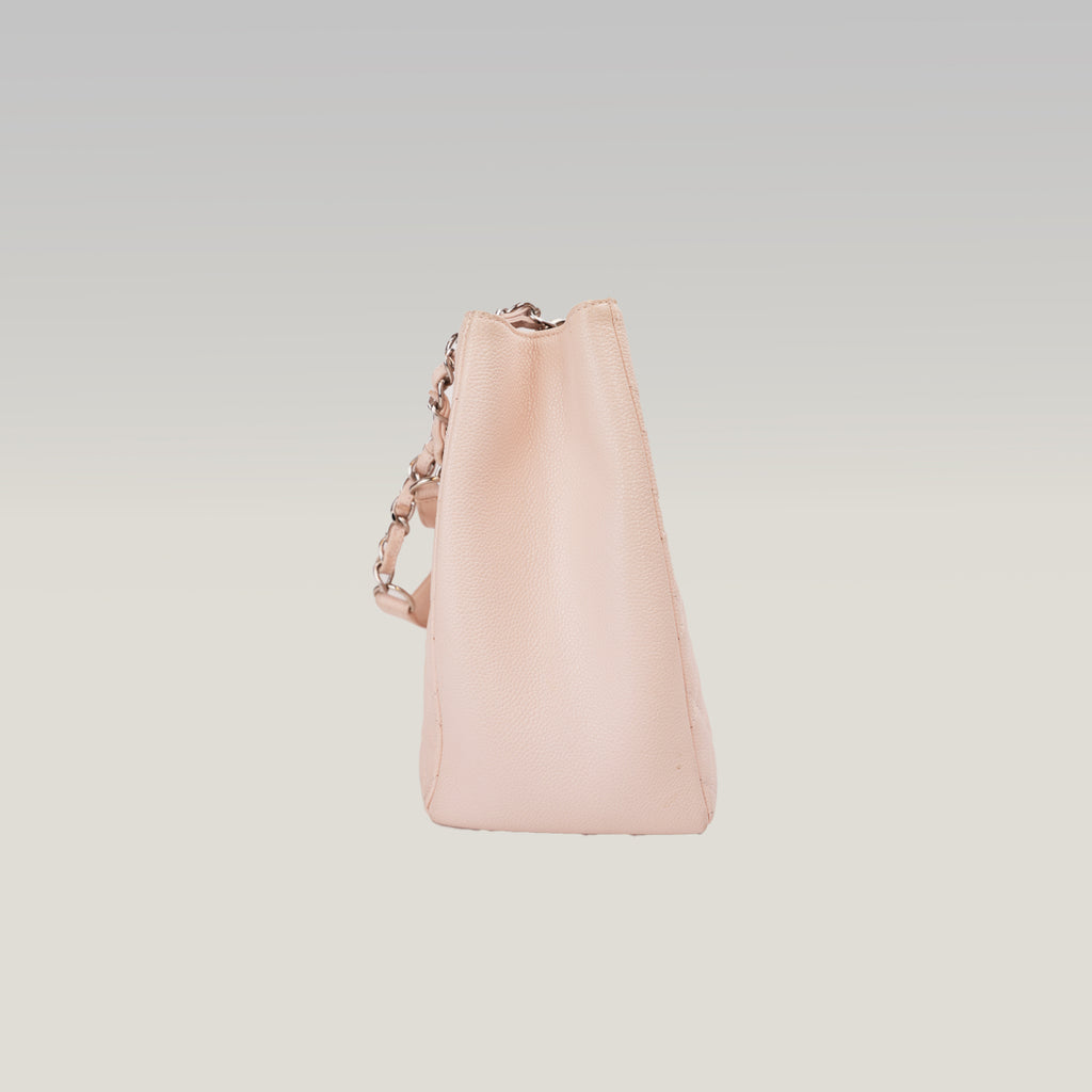 Chanel Grand Shopping Tote GST Media in Pelle Caviar Rosa Chiaro con Hardware Argentato – 2017