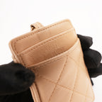 Chanel Portacarte Nude in Pelle Trapuntata con Catena e Charm CC, Carta ed Etichetta