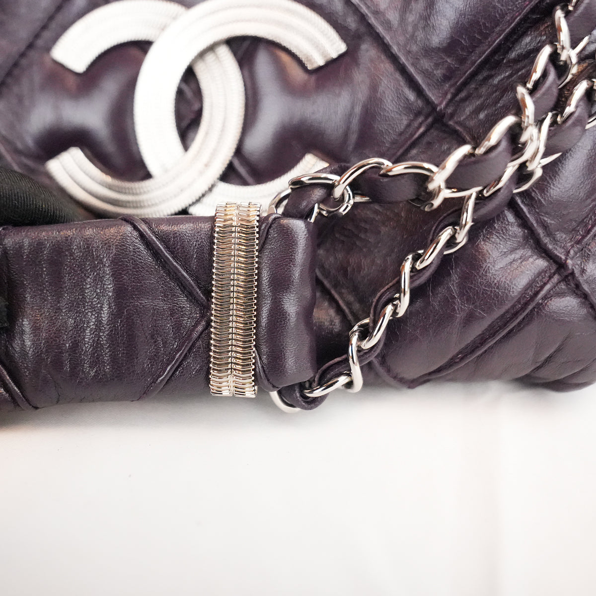 Chanel LAX Accordion Flap Viola in Pelle con Tracolla e Carta di Autenticità