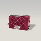 Chanel Le Boy Small Borsa a Spalla in Velluto Bordeaux Matelassé con Catena Argentata