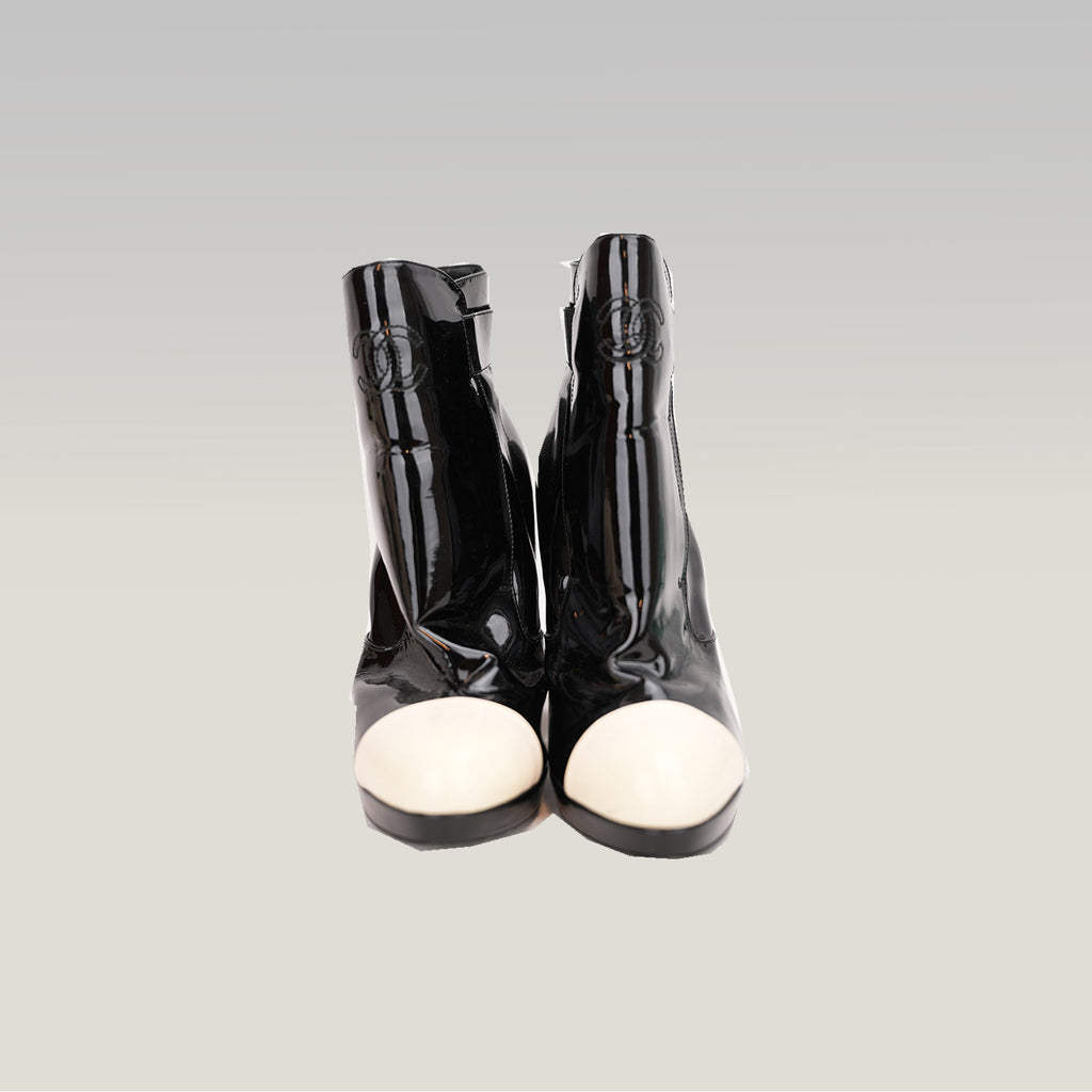 Chanel Patent Leather Ankle Boots in Black and White – Size 40.5