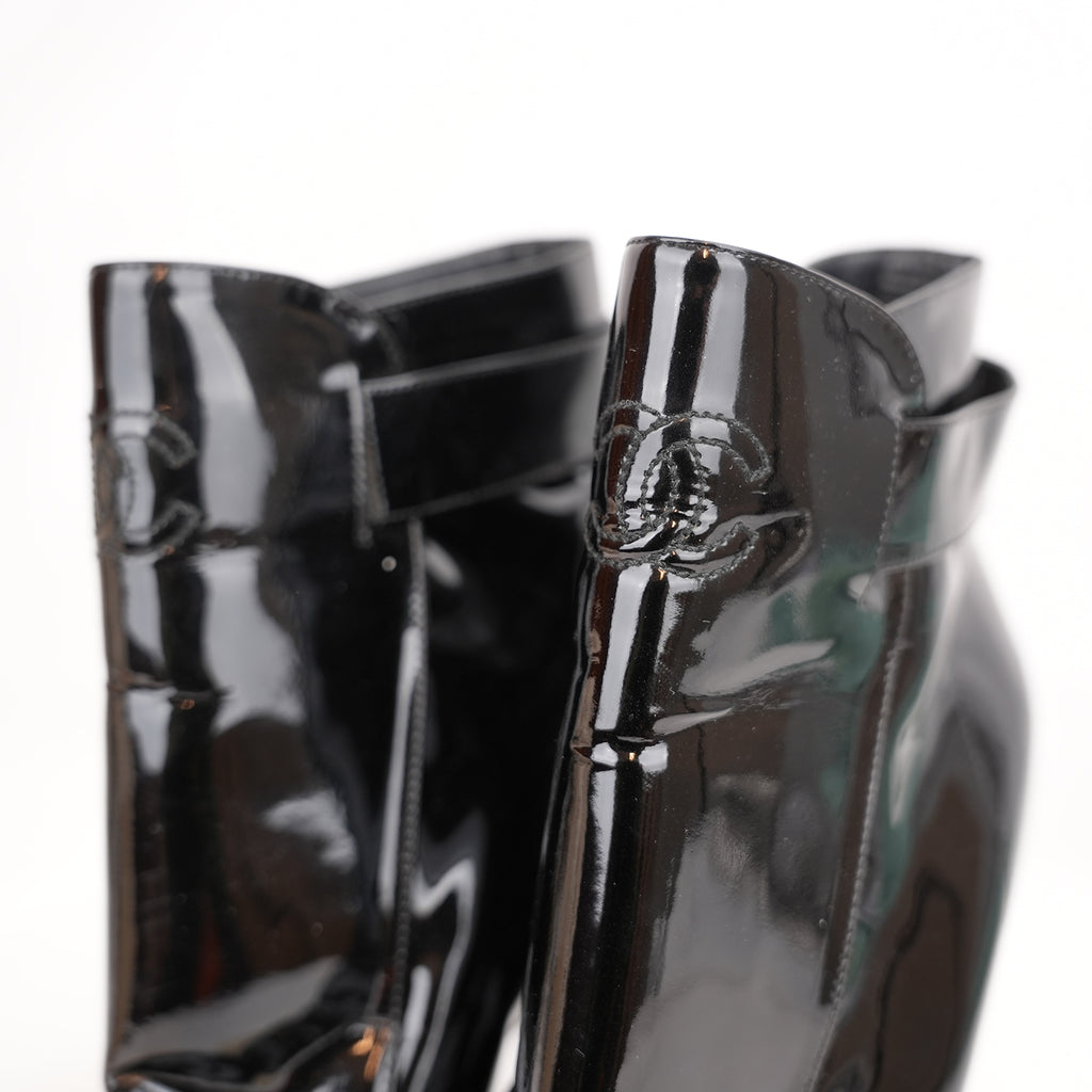 Chanel Patent Leather Ankle Boots in Black and White – Size 40.5