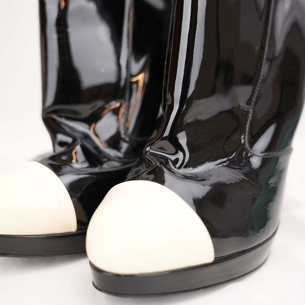 Chanel Patent Leather Ankle Boots in Black and White – Size 40.5