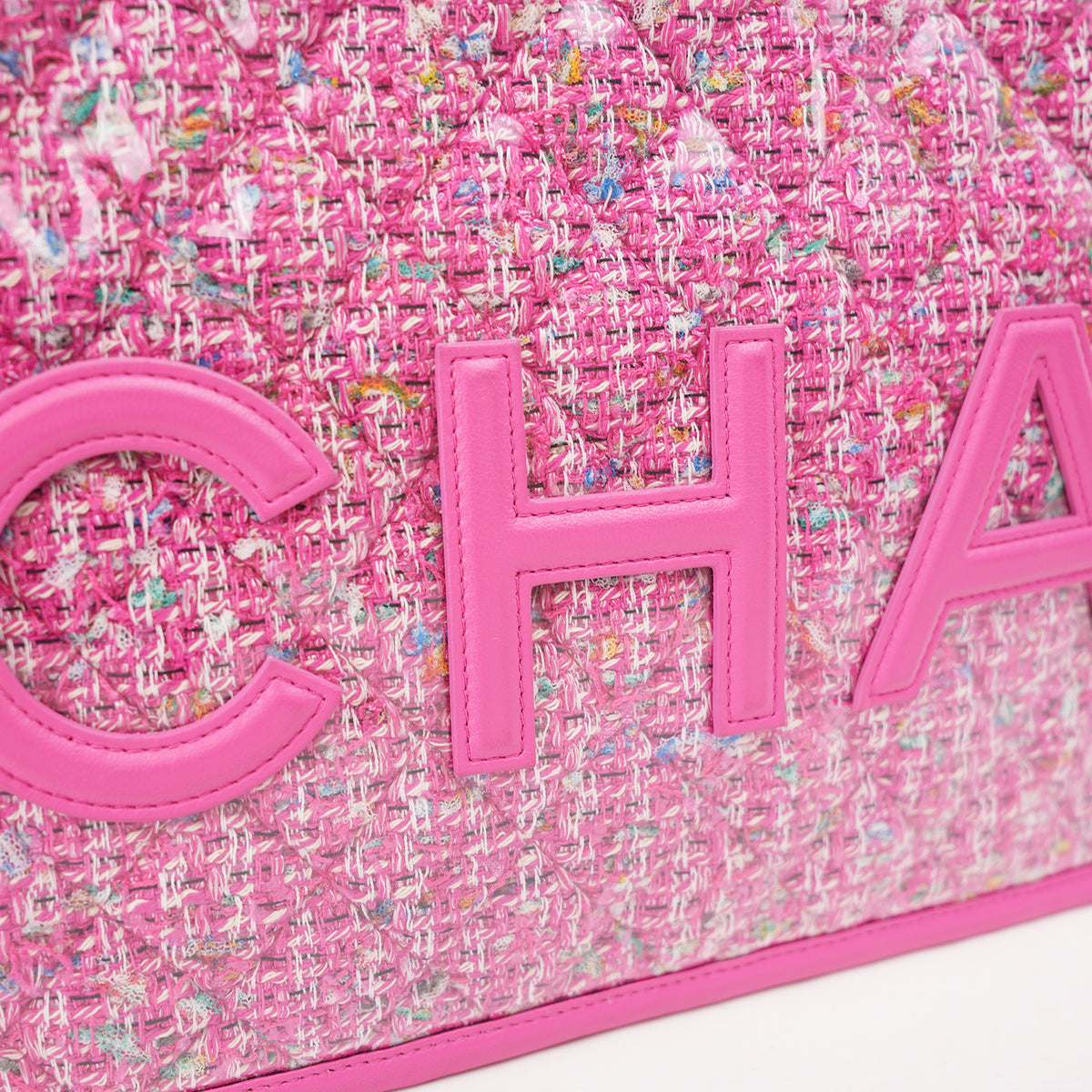 Chanel Clutch Pouch in Tweed Rosa Multicolore e PVC Trasparente con Maxi Logo CHANEL – Con Carta e Dust Bag