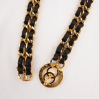 Chanel Cintura a Catena Vintage in Metallo Dorato Intrecciato con Pelle Nera e Chiusura Logo CC