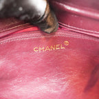 Chanel Vintage Camera Bag Chevron del 1994 in Pelle di Agnello Rossa con Nappina e Carta di Autenticità