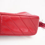 Chanel Vintage Camera Bag Chevron del 1994 in Pelle di Agnello Rossa con Nappina e Carta di Autenticità