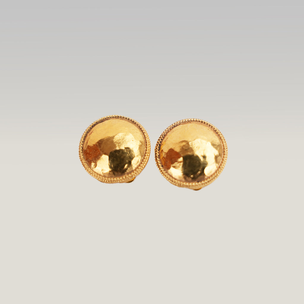 Chanel Orecchini a Clip Rotondi Vintage in Metallo Dorato Martellato – Bijoux Donna