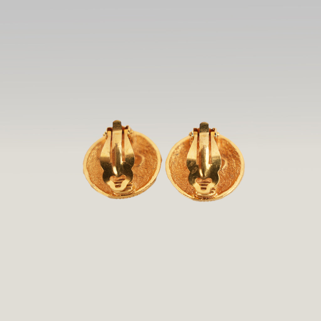 Chanel Orecchini a Clip Rotondi Vintage in Metallo Dorato Martellato – Bijoux Donna