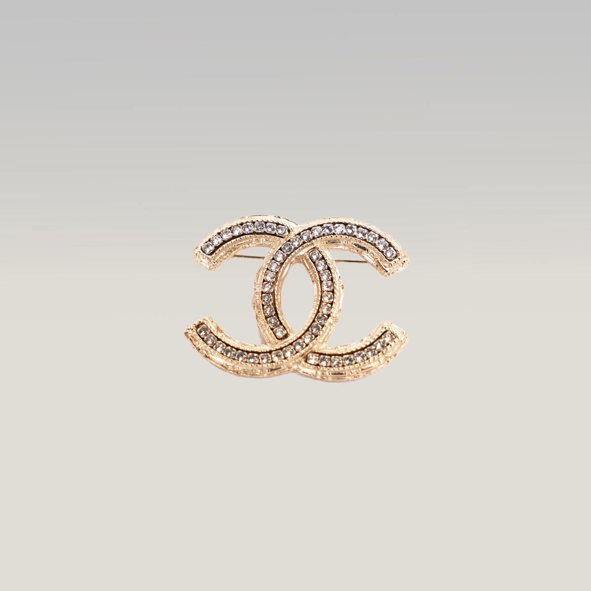 Chanel Spilla Vintage CC del 2013 in Metallo Dorato con Strass e Cristalli Luminosi